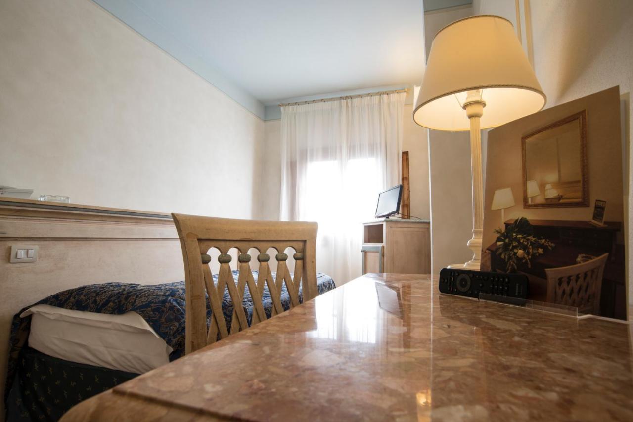 Park Hotel Santa Maria A Monte Dış mekan fotoğraf